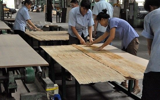 High-End Custom Recon Wood Veneer  Colorful Wood Cw-X3988 Straight Grain For Normal Size 2500*640mm For Wall Covering
