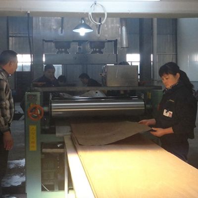 Artificial Natural Wood Veneer Crown Cut Walnut Standard Size 2500*640 For Indoor Decorative Board