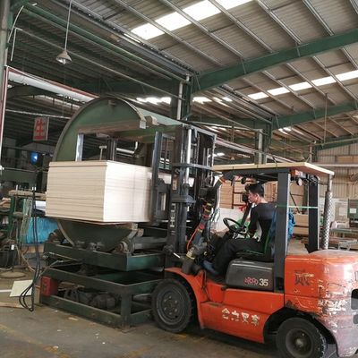 Hotel Panel Natural Okoume Crotch Special Splicing Wood Veneer 2745mm Lengthened Size Can Be Customized Service