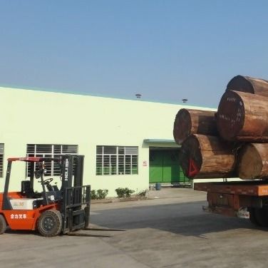Red Color 2500-3100mm Engineered Wood Veneer For Furniture