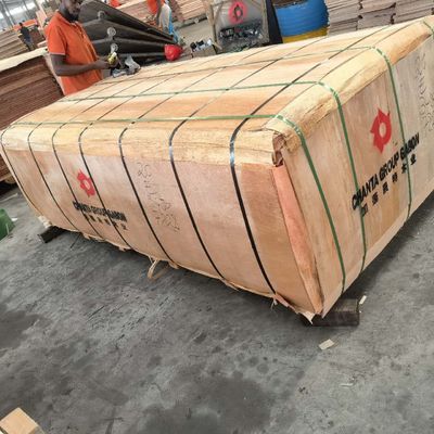 2440*1220 Whole Piece Gabon Okume Wood Veneer 0.2mm - 0.4mm For Fancy Panels Factory