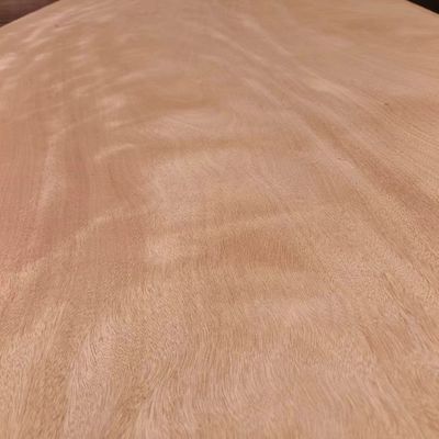 2440*1220 Whole Piece Gabon Okume Wood Veneer 0.2mm - 0.4mm For Fancy Panels Factory